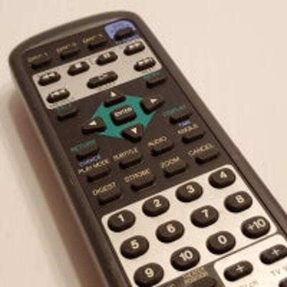 JVC DVD Player Remote Control RM-SXVM555J. In good working and cosmetic  shape - Picture 3 of 7